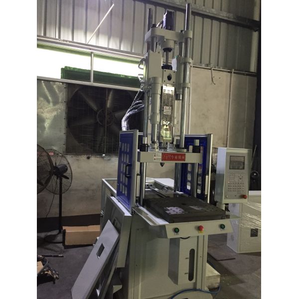 Single Shuttle Slider Hydraulic Vertical Plastic Injection Molding Machine 120T PLC Controlled PA/PC Compatible JINTONG Brand