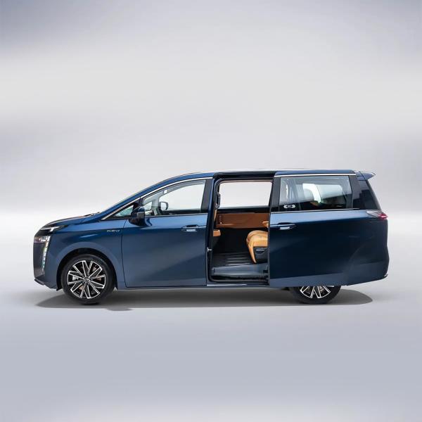 Front Wheel Drive 2.0L 140hp L4 Trumpchi E8 2024 Model Lunar Year Edition Plug-In Hybrid Electric Vehicle for Your Budget