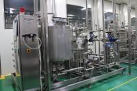 Le système de capsulage d'AROL a dédoublé la machine de remplissage froide aseptique