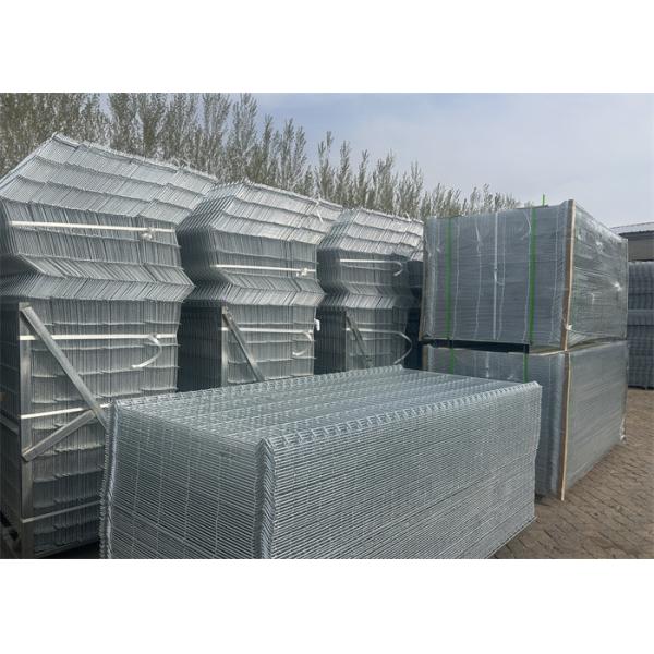 3D Curvy Fence 55*200mm Mesh Hole 3.5mm Wire Diameter For Residential Site
