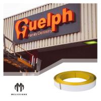 Chapeau latéral d'équilibre de lettre de canal extrême du chapeau en aluminium le jaune d'équilibre de peinture de couleur pour la lettre acrylique
