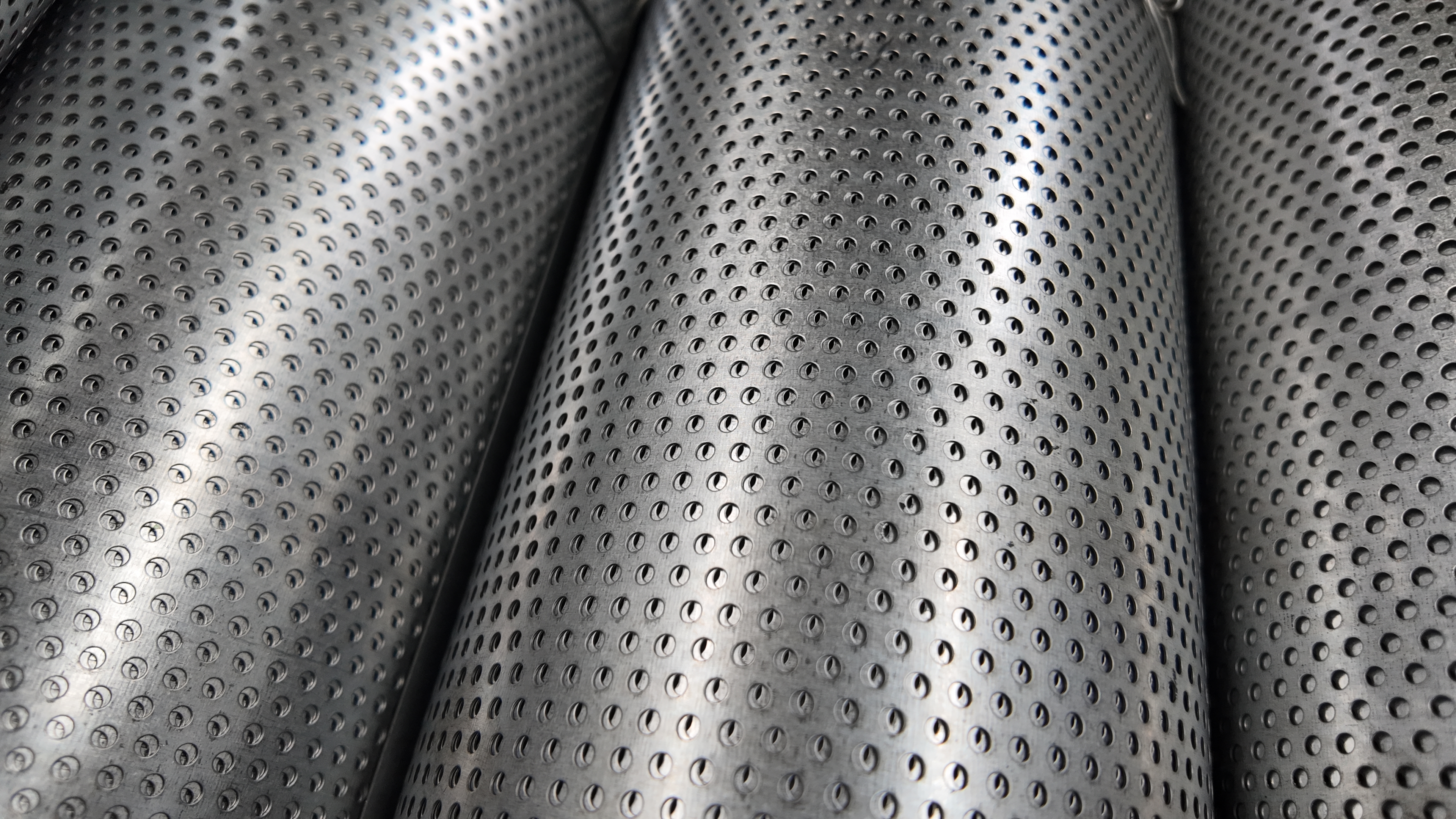 Multi-Thickness Rolled Perforated Mesh for Electrical Ventilation