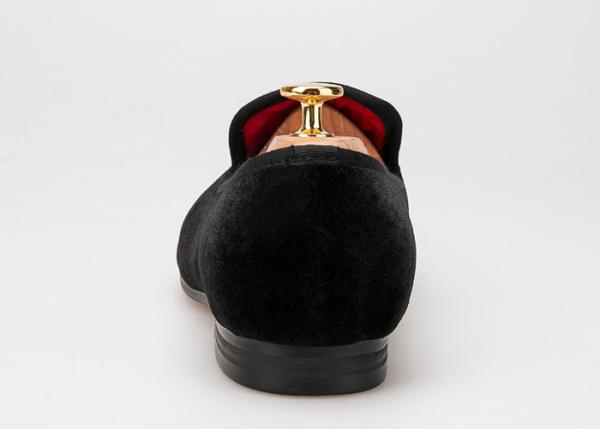 Deslizadores luxuosos bordados logotipo de veludo do estilo real dos preguiçosos de veludo para homens