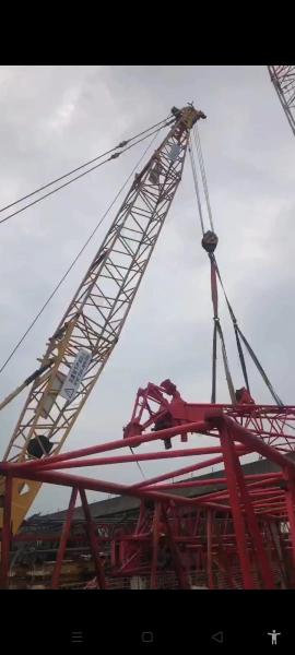 2017 XCMG 85 Ton Used Crawler Crane XGC85 for lifting and moving heavy objects