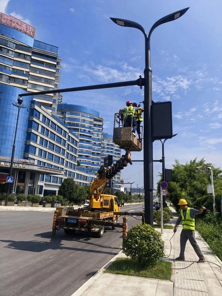 Outdoor Light Pole LED Display Screen High Brightness For Smart City