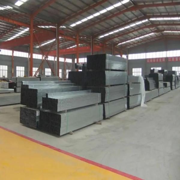 Matériaux de construction Acier léger Quille d'acier galvanisé Furring du canal cadre de plafond ignifuge