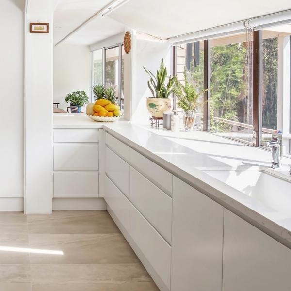 Modern White PVC Kitchen Cabinet Modern Prefab Cabinets