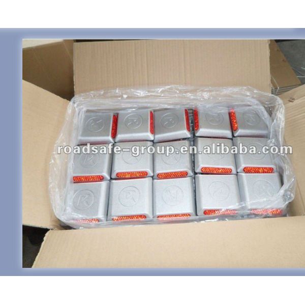 20 Years Pavement Marker PMMA Reflective Road Stud Price Road Spike Reflective Studs for Highway