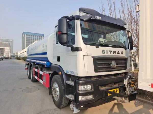 Escala de pulverização do caminhão de tanque 6x4 da água de SINOTRUK SITRAK LHD 15-20CBM largamente