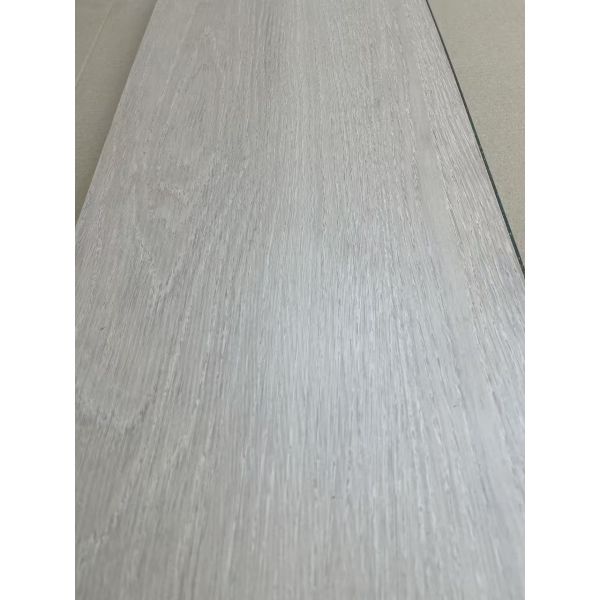 China Wholesale Home Decor HDF/MDF 8mm-12mm AC1-AC5 Waterproof Herringbone Oak Piso Laminado Engineered Parquet Wooden/Wood Floor Laminate Flooring Tile /Tiles
