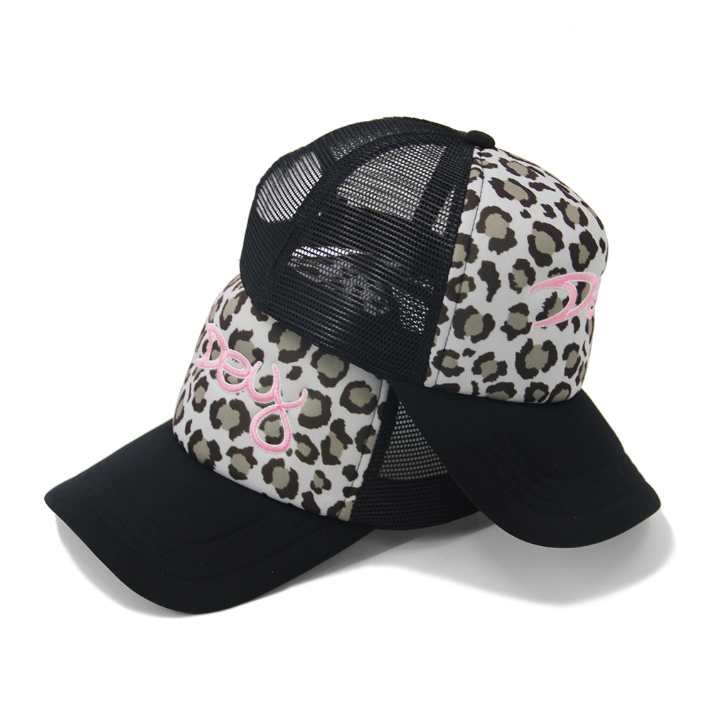 Curved Brim Foam Mesh 5 Panel Trucker Cap Embroidery Leopard Print Pattern Gorras