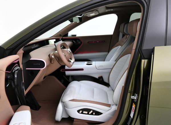 輸出 備蓄 1.5T 高級 アバター 07 新エネルギーSUV 自動バッテリーハイブリッドEV 新車