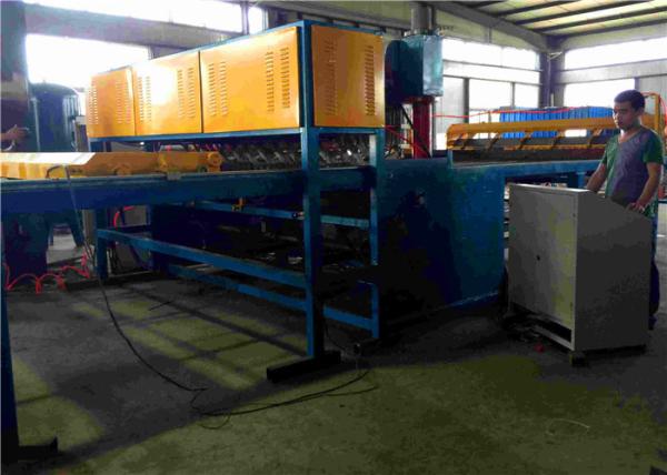 Pre - Cut Line Wire Feeding Fence Mesh Welding Machine PLC Controlled