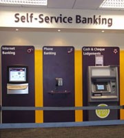 Compact photo lecteur de carte d'identité en libre-service Kiosque lecteur de passeport avec carte d'identité Équipement de style