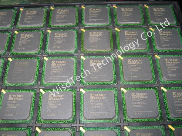 XC2S400E Plateforme Flash Configuration programmable intégrée au système