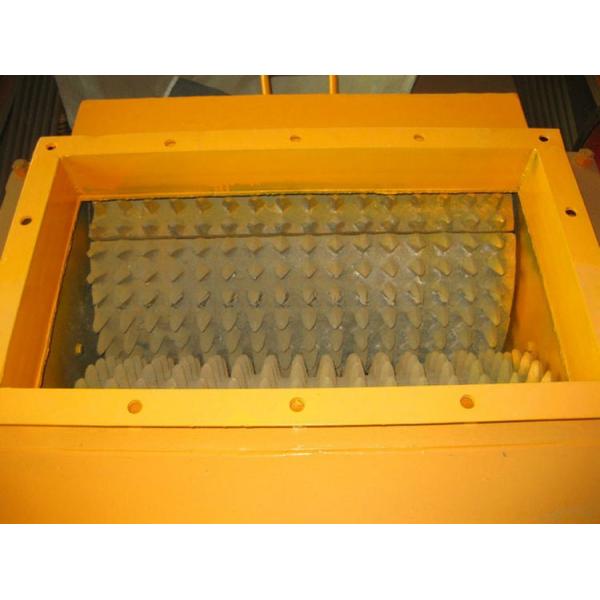 Supply Manual and Engineer Guide Stone Secondary Crushing Equipment Sand Making Roll Mill Crusher for Ore