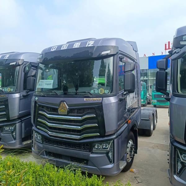 Customized Request HOWO Gas Tractor 840 510HP 6*4/4*2/6*2 Customizable Transport Truck