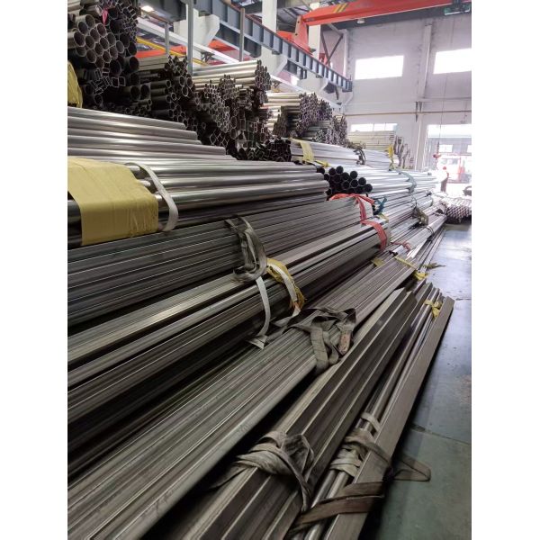 304L Welded Stainless Steel Pipe Bright Surface No Weld Seam For Architectural Ornament