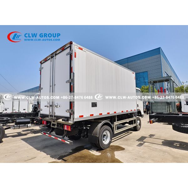 HOWO 4x4 Right-Hand Drive Refrigerated Truck with 5.4 Ton Electric Winch