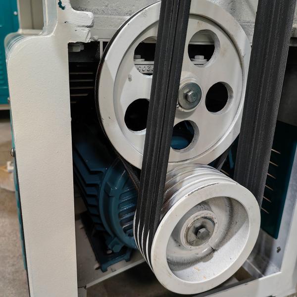 5.5kw Straight Cutter Head MB106 Heavy Duty High Speed Single Sided Multifunctional Woodworking Planer Machine