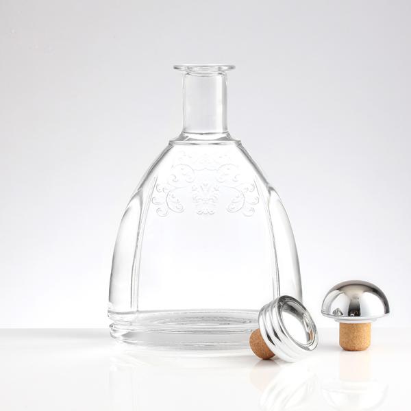 Clear Glass 500ml 750ml Triangle Shape Liquor Rum Gin Whisky Alcoholic Tequila Bottle