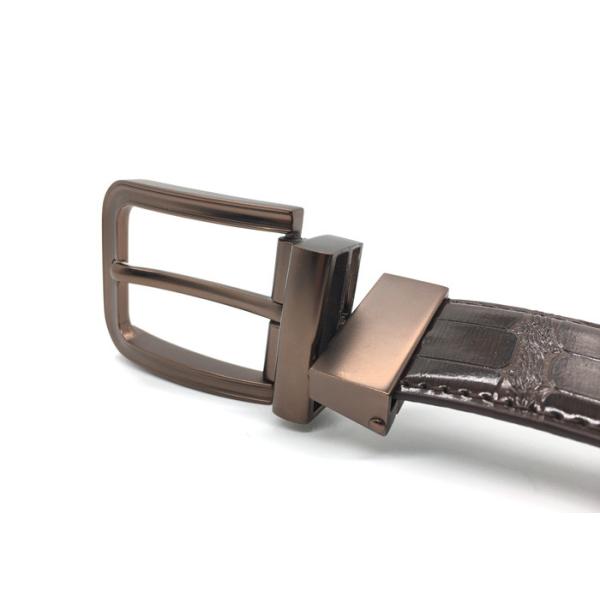 Цвет пряжки серебра реверзибельного пояса черных людей зерна крокодила облегченный