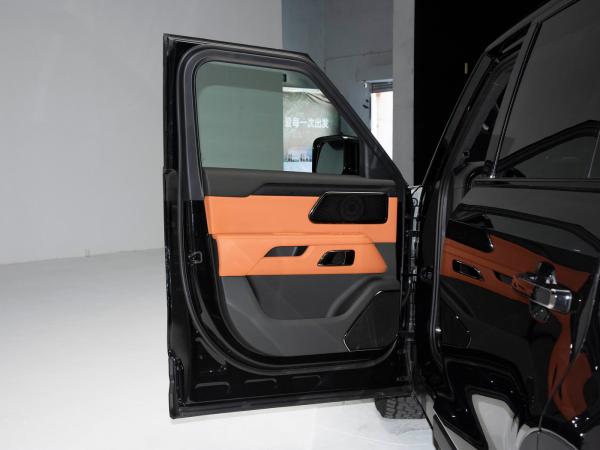 Ji Shi 01 Versão de 7 lugares Serviço profissional com SUV elétrico exterior preto