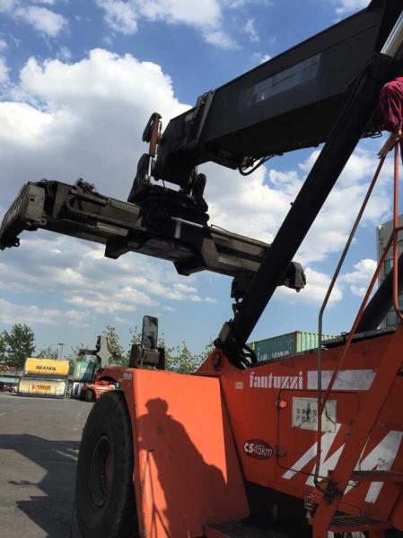 45 T Used Reachstacker , Container Lift Truck Excellent Working Condition