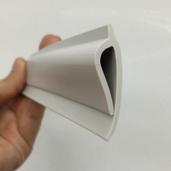 30mmx3.2mm PVC Vinyl Capping Strips y Cove Former para soluciones profesionales de pisos