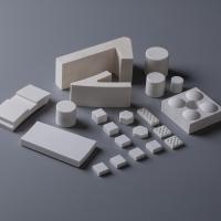 Contenido de aluminio 92% Revestimientos cerámicos de desgaste Dureza 82 HRV para una protección de desgaste duradera