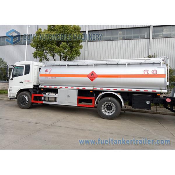 Light Diesel Chemical Tanker Truck / Small Fuel Tanker Truck Max Speed 85 Km / H
