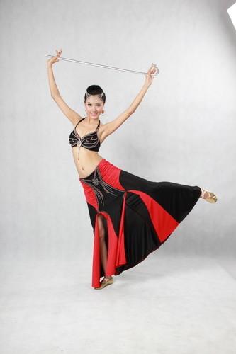 Erogenous Belly Dancing Clothes Halter Neck Bar Metallic Long Floor Length Skirts 2 Piece Dance Costumes