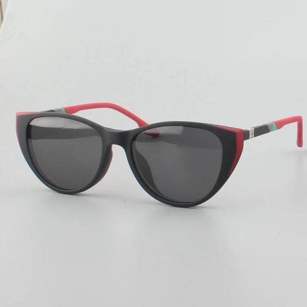 Female TR90 Magnetic Polarized Clip On Frame Sunglasses