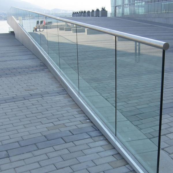 Balustrade en verre trempé sans couleur, sécurité en verre trempé Manche personnalisée
