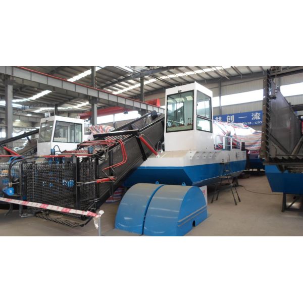 Amphibious Sand Dredging Machine With 10 Inch Draught Dismantle Structure