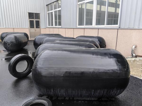 High Pressure Black Rubber Marine Pneumatic Fender Cylinder