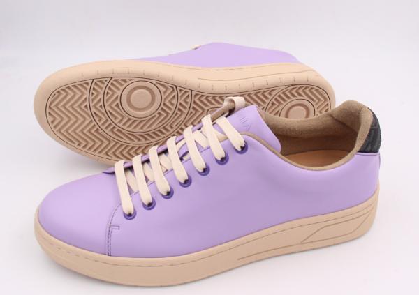 Wisteria Low Top Mulheres Sneaker de couro Dedo redondo Vários tamanhos