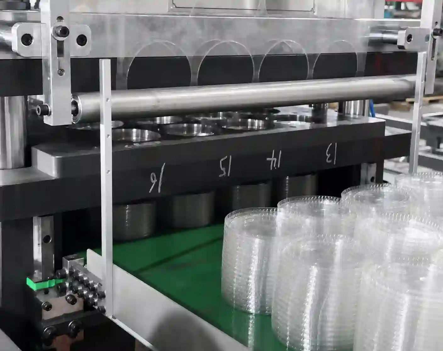 High Speed Full Servo Thermoforming Machine DH600