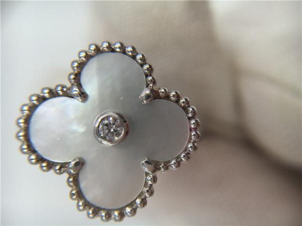 Ouro branco de anel de ouro de Alhambra 18K do vintage com diamante/madrepérola branca