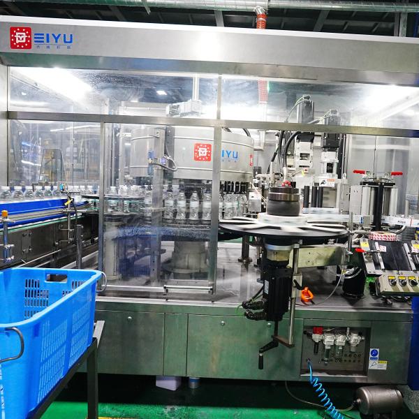 Linear Hot Melt Glue Labeling Machine for 500ml PET Opp Bottle