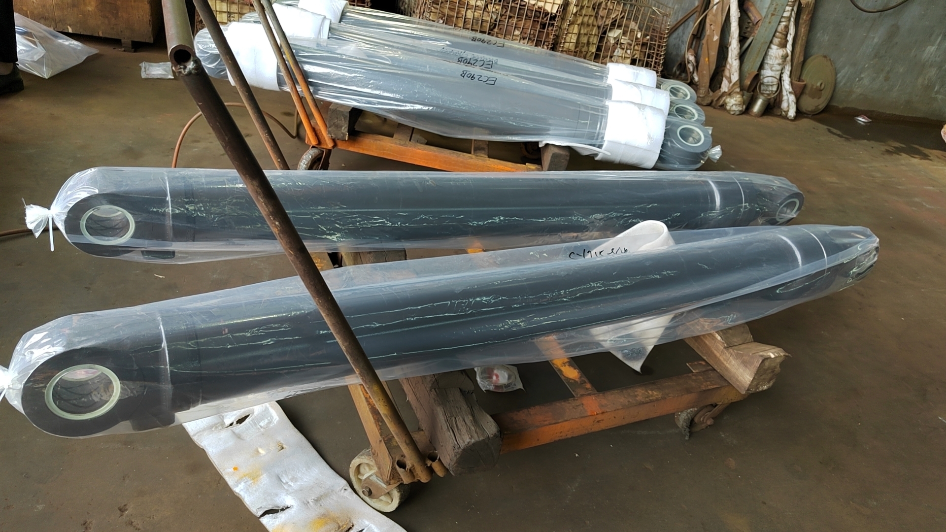 SY215  boom arm bucket  hydraulic cylinder
