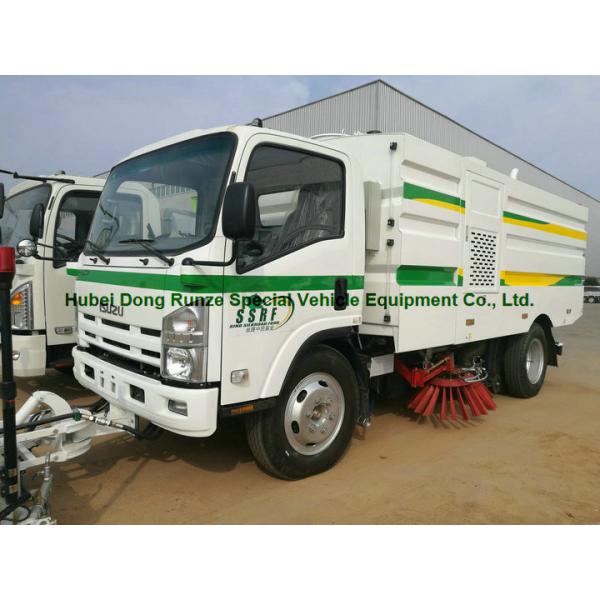 Multifunctional ISUZU Road Cleaning Truck , Vacuum Broom Sweeper Truck