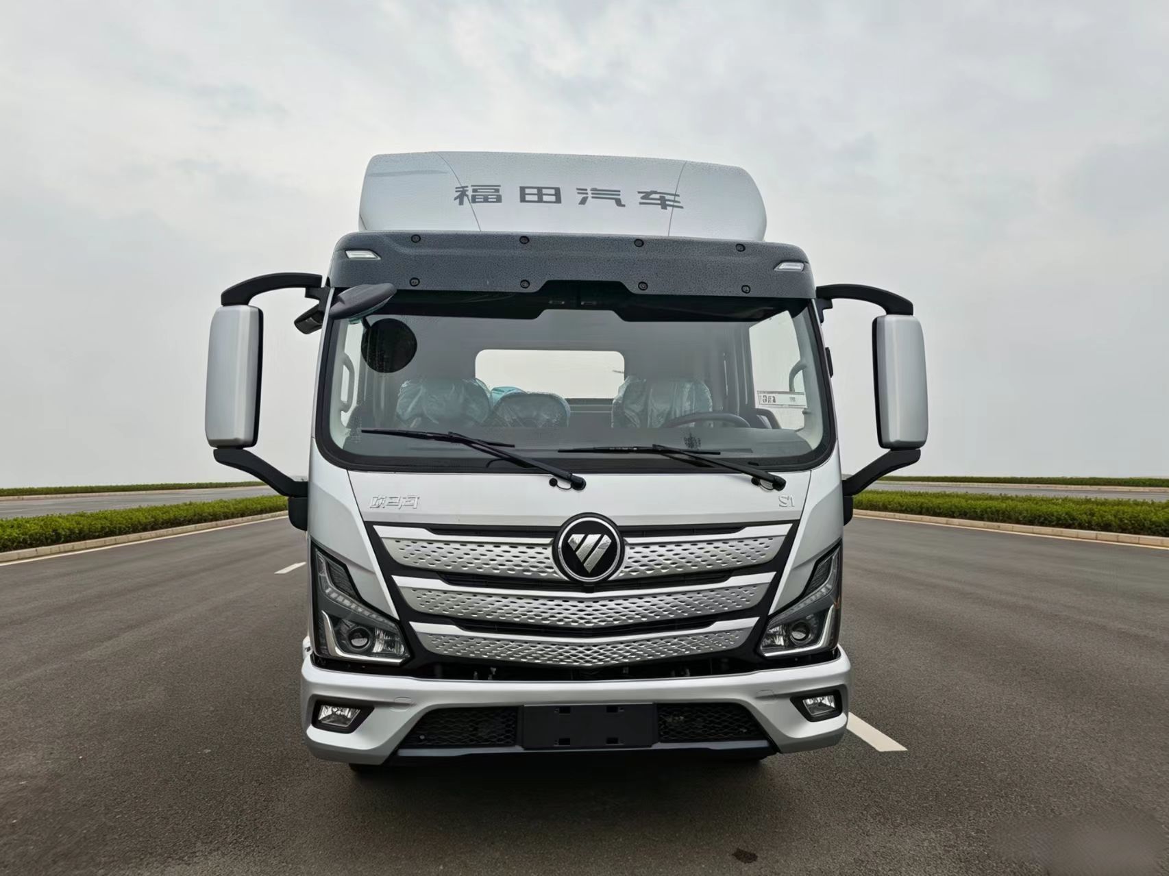  4x2 Light Chassis Cab - 143hp light truck - urban logistics truck - light duty cargo truck