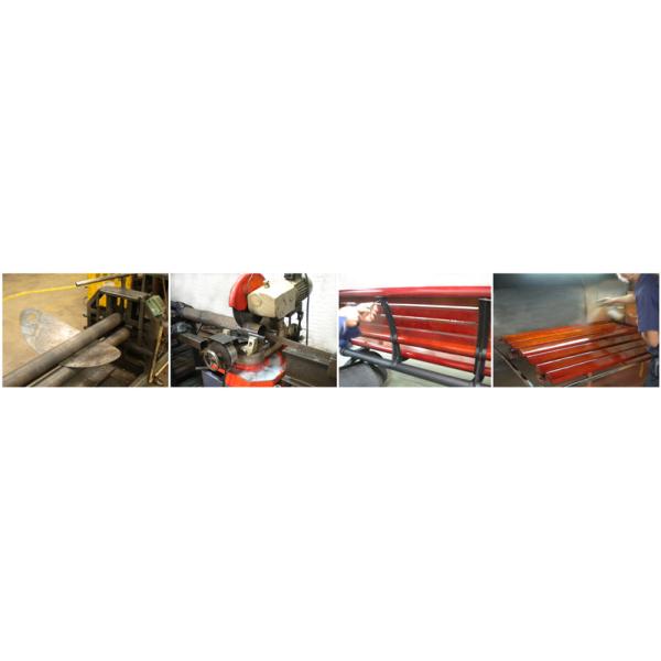 Покрытая порошком голубая металлическая садовая скамейка для отдыха на улице