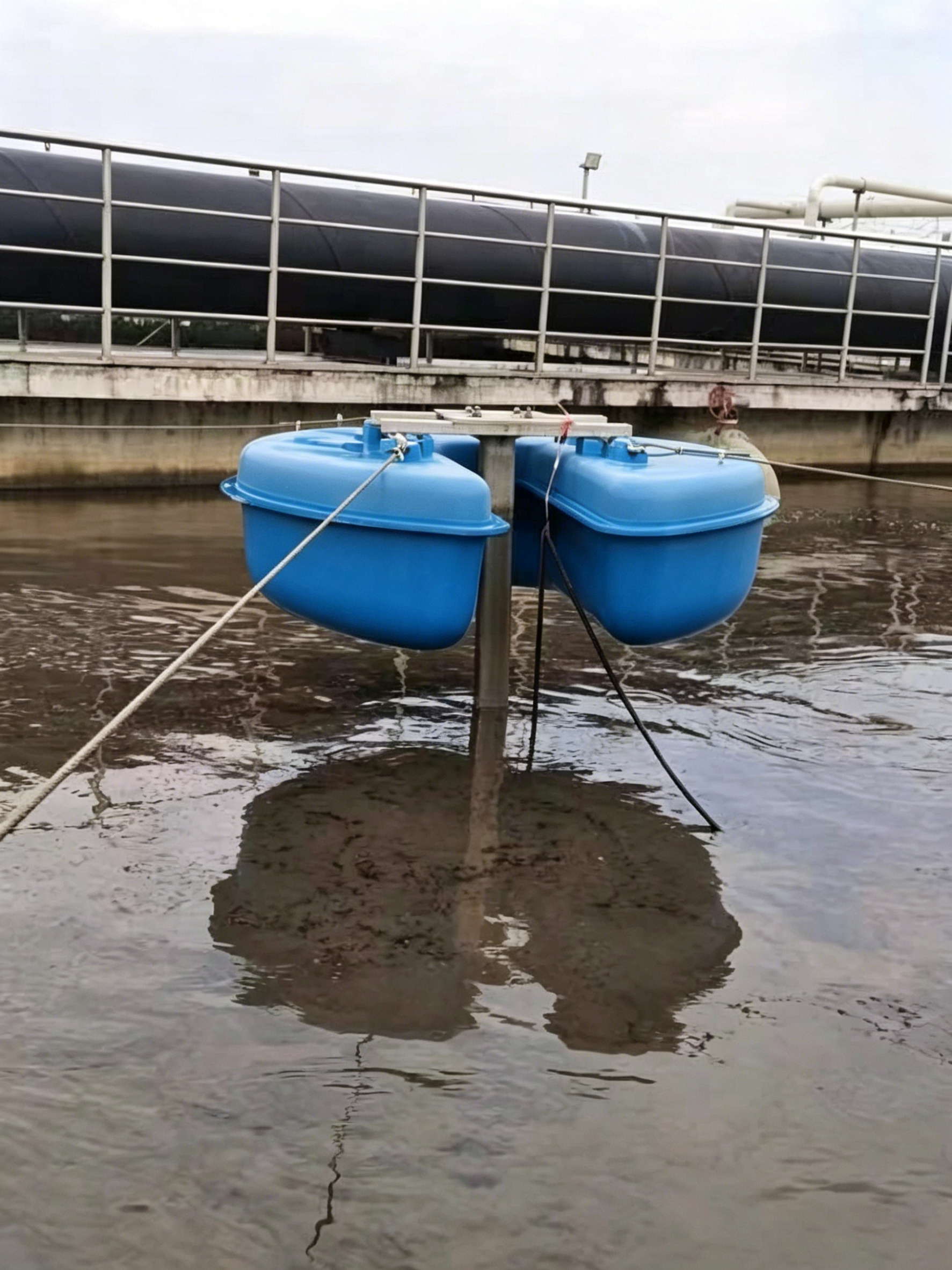 High Oxygen Transfer Rate Inverted Umbrella Surface Aerator with Dual-Axial Thrust Device and Optimized Impeller for Wastewater Basins