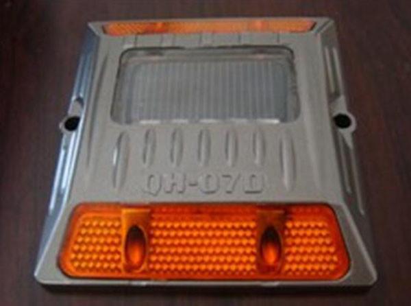 Factory Wholesale IP68 Waterproof Pavement Marker Reflective Aluminum Alloy LED Solar Cat Eyes For Traffic Safety