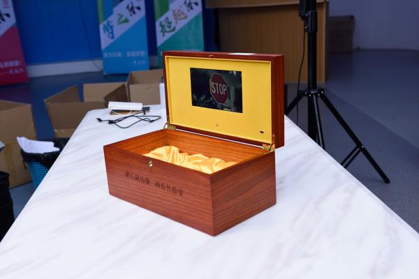 OEM video da caixa de madeira do presente do painel LCD de HD para o mercado relativo à promoção