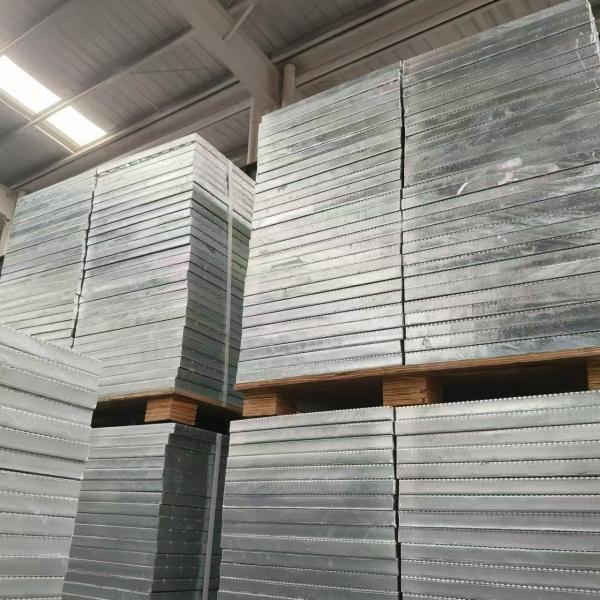 Transverse Bar Material Twisted Square Steel Technical Parameters for Raw Materials in Steel