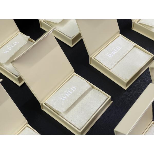 Customized Paper Magnet Jewelry Box and Pouches Perfect Packaging Solution