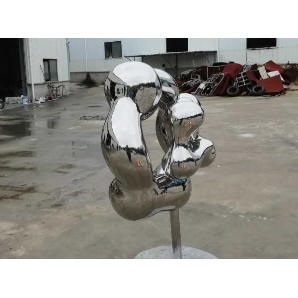 Escultura del acero inoxidable y ornamentos abstractos al aire libre del jardín de las estatuas